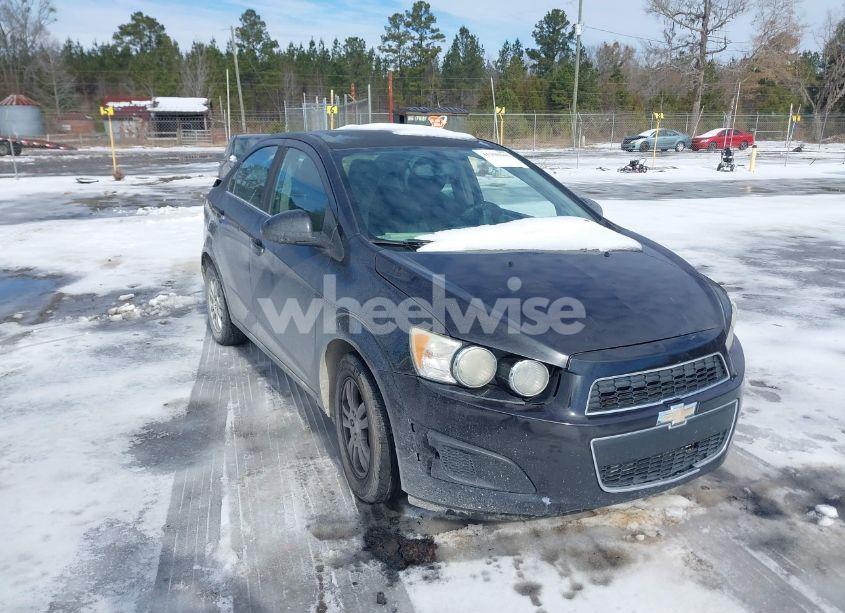2015 Chevrolet Sonic LT AUTO (VIN 1G1JC5SB8F4151492) main photo