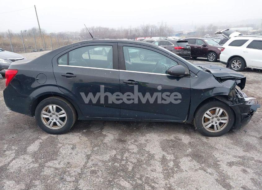 Photo 12 of 2013 Chevrolet Sonic LT AUTO (VIN 1G1JC5SB9D4124685)