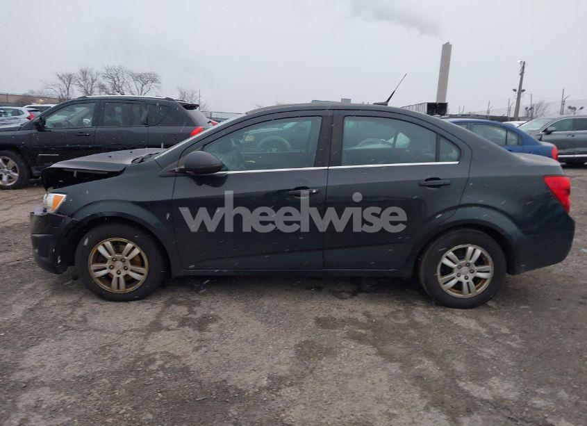 Photo 13 of 2013 Chevrolet Sonic LT AUTO (VIN 1G1JC5SB9D4124685)