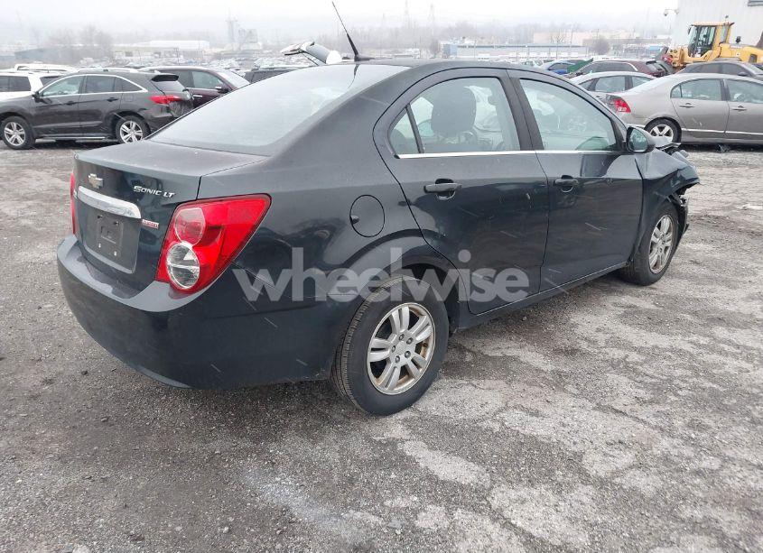 Photo 4 of 2013 Chevrolet Sonic LT AUTO (VIN 1G1JC5SB9D4124685)