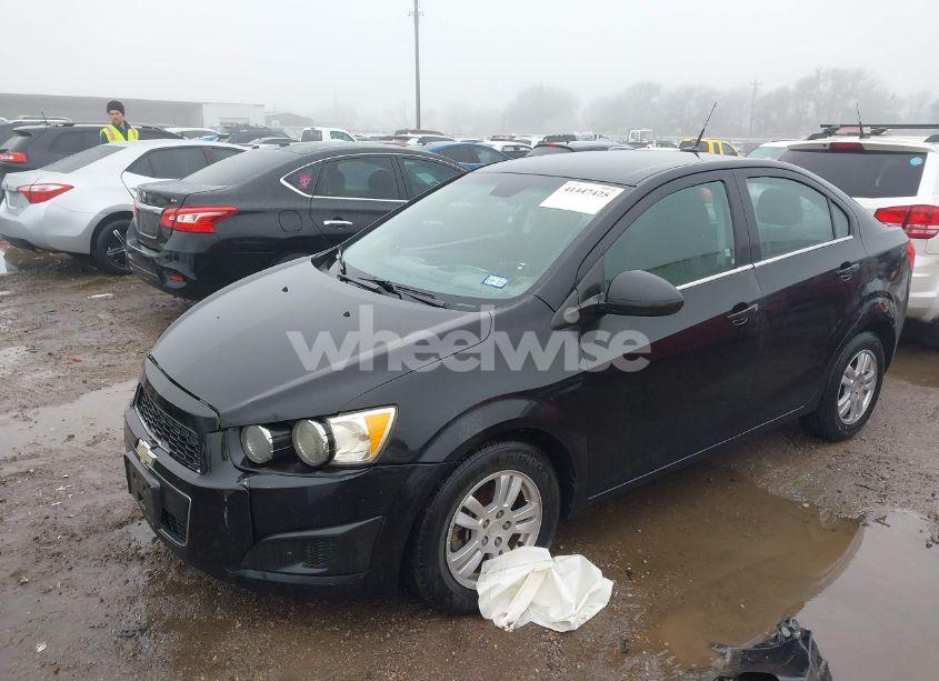 Photo 2 of 2013 Chevrolet Sonic LT AUTO (VIN 1G1JC5SB9D4171618)