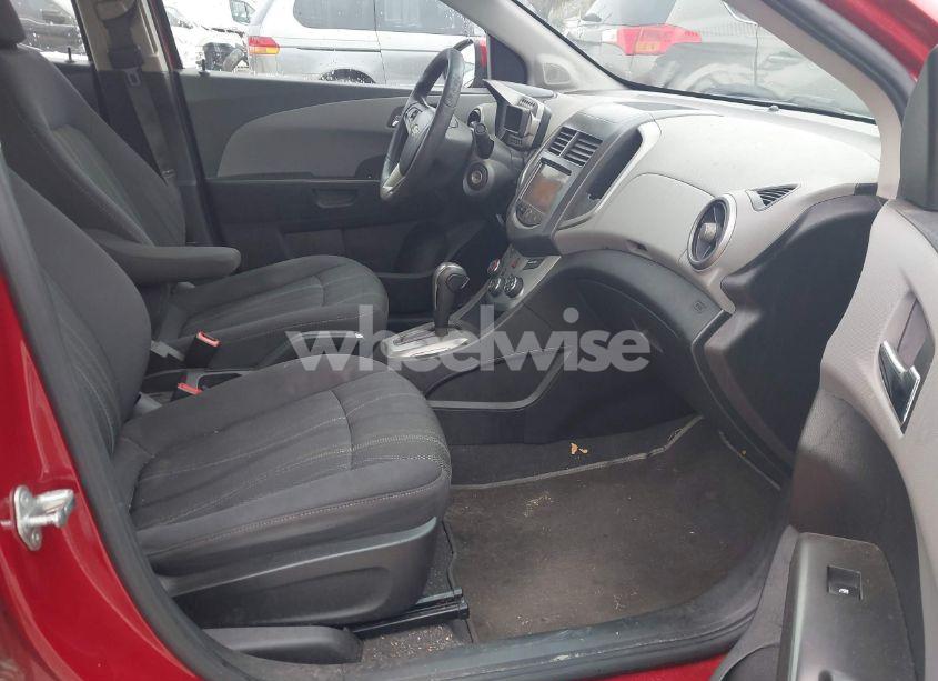 Photo 5 of 2014 Chevrolet Sonic LT AUTO (VIN 1G1JC5SB9E4118791)