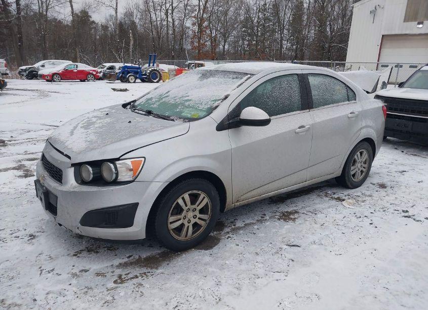 Photo 2 of 2014 Chevrolet Sonic LT AUTO (VIN 1G1JC5SB9E4154934)