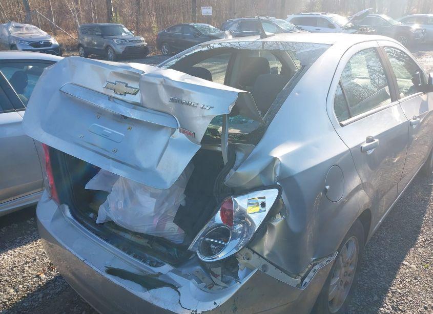 Photo 6 of 2014 Chevrolet Sonic LT AUTO (VIN 1G1JC5SB9E4154934)