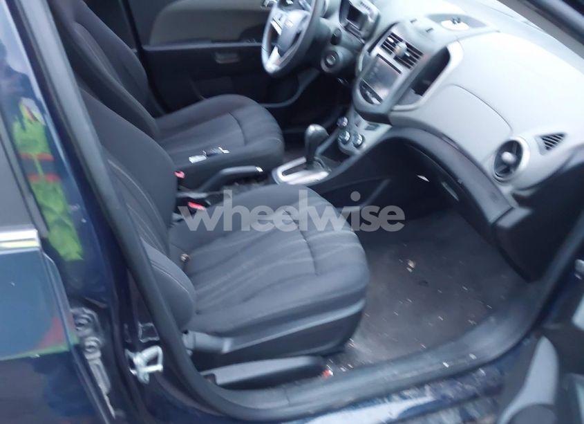 Photo 5 of 2015 Chevrolet Sonic LT AUTO (VIN 1G1JC5SB9F4220495)