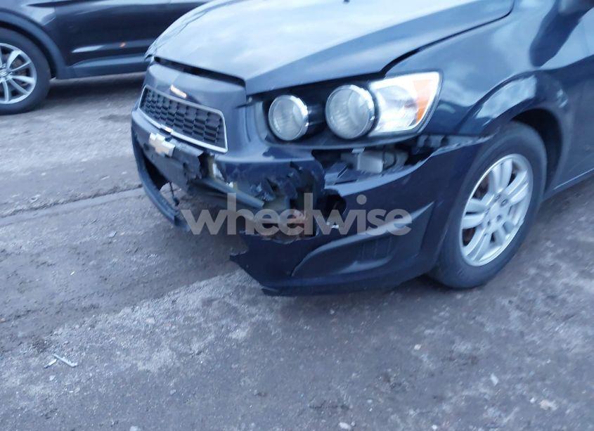 Photo 6 of 2015 Chevrolet Sonic LT AUTO (VIN 1G1JC5SB9F4220495)