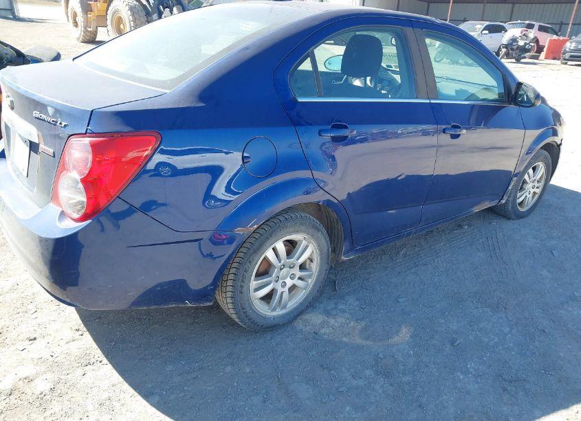 Photo 4 of 2013 Chevrolet Sonic LT AUTO (VIN 1G1JC5SBXD4152625)