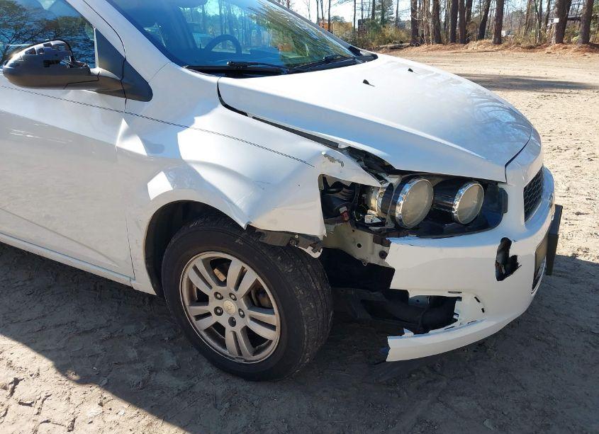 Photo 6 of 2014 Chevrolet Sonic LT AUTO (VIN 1G1JC5SBXE4109288)