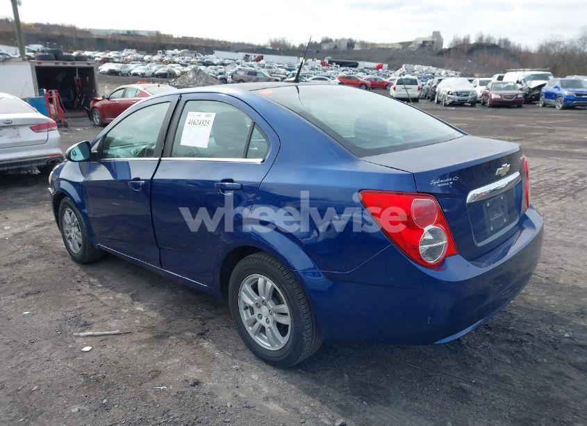 Photo 3 of 2013 Chevrolet Sonic LT AUTO (VIN 1G1JC5SG0D4126286)