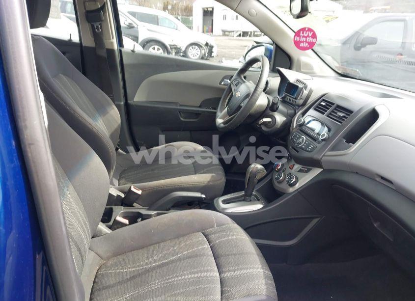 Photo 5 of 2013 Chevrolet Sonic LT AUTO (VIN 1G1JC5SG0D4126286)