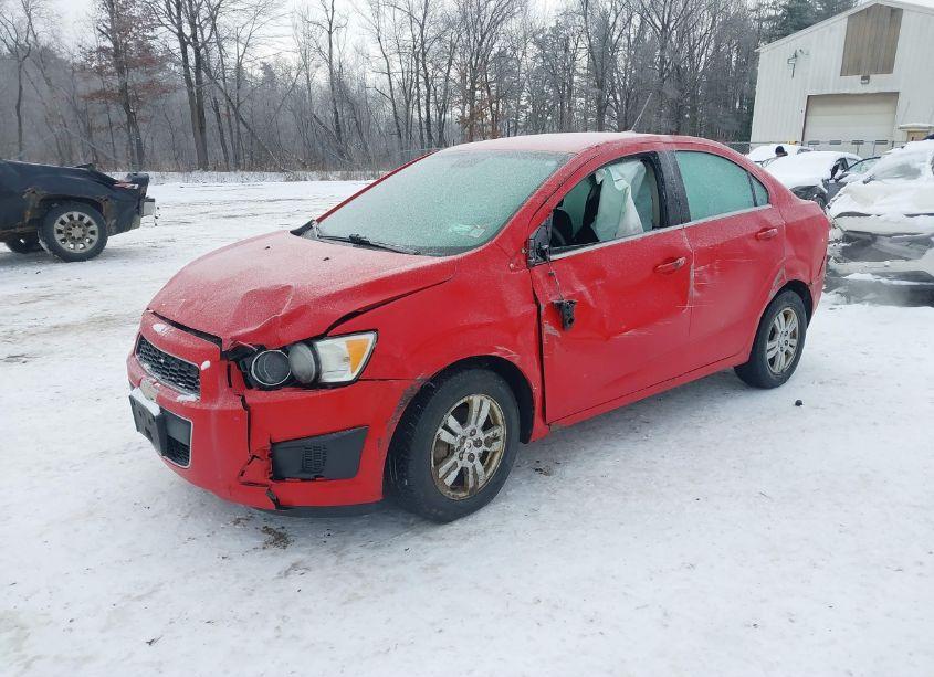 Photo 2 of 2013 Chevrolet Sonic LT AUTO (VIN 1G1JC5SG0D4207711)
