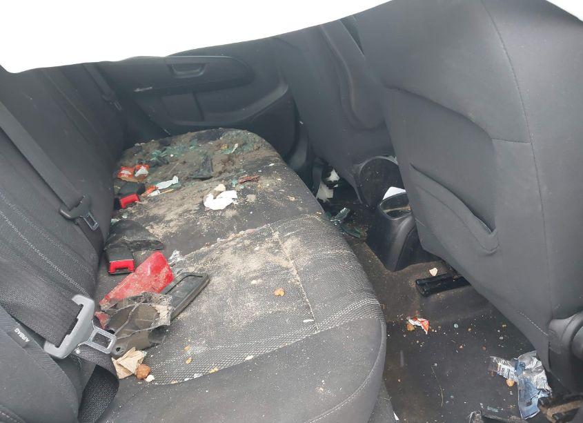 Photo 8 of 2013 Chevrolet Sonic LT AUTO (VIN 1G1JC5SG0D4207711)