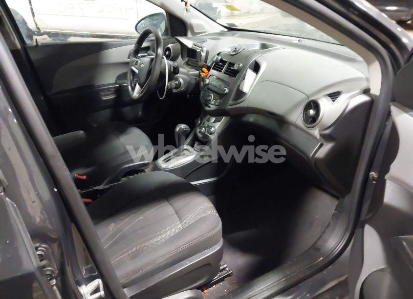 Photo 5 of 2014 Chevrolet Sonic LT AUTO (VIN 1G1JC5SG0E4203501)