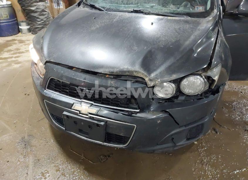 Photo 6 of 2014 Chevrolet Sonic LT AUTO (VIN 1G1JC5SG0E4203501)