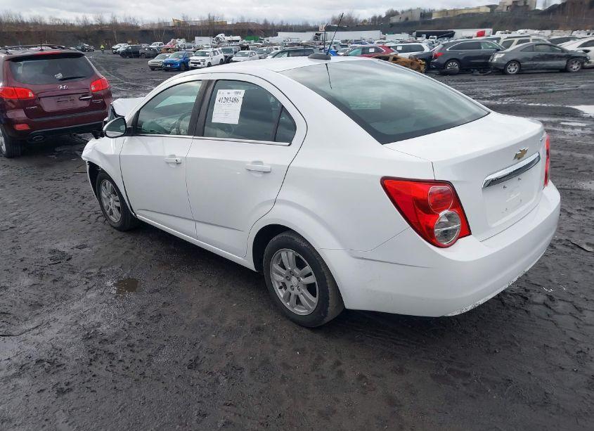 Photo 3 of 2015 Chevrolet Sonic LT AUTO (VIN 1G1JC5SG0F4153684)