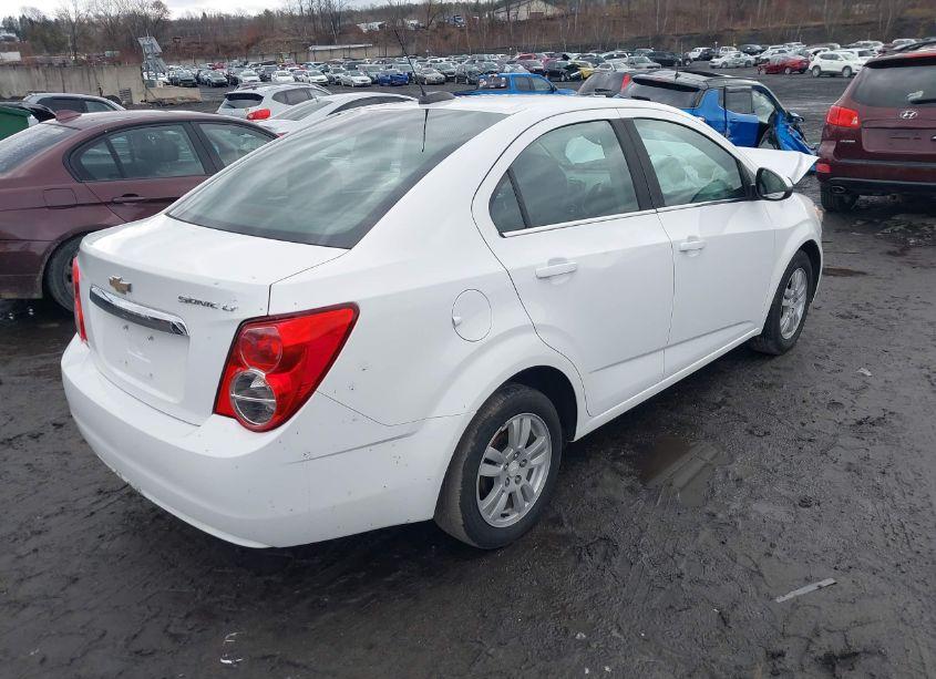 Photo 4 of 2015 Chevrolet Sonic LT AUTO (VIN 1G1JC5SG0F4153684)