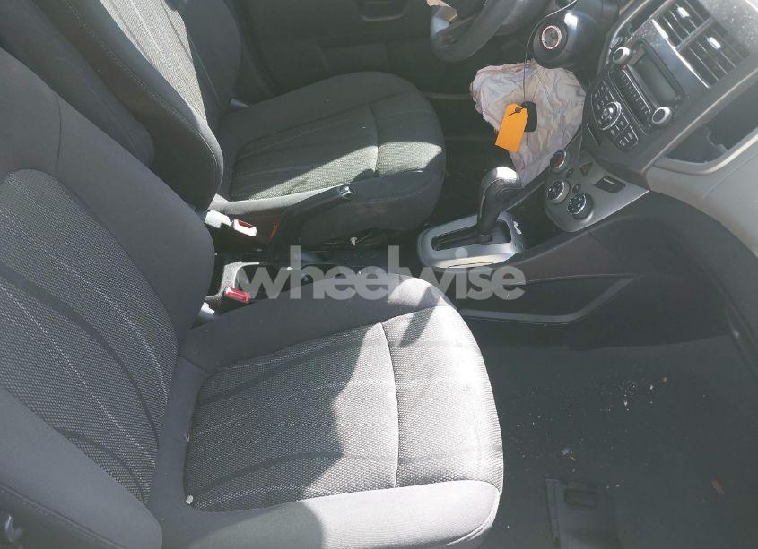 Photo 5 of 2015 Chevrolet Sonic LT AUTO (VIN 1G1JC5SG0F4155273)