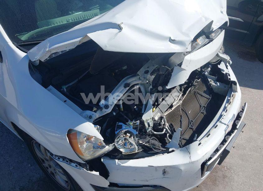 Photo 6 of 2015 Chevrolet Sonic LT AUTO (VIN 1G1JC5SG0F4155273)