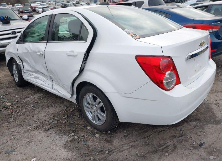 Photo 3 of 2016 Chevrolet Sonic LT AUTO (VIN 1G1JC5SG0G4152018)