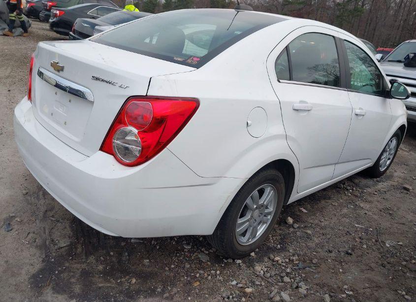 Photo 4 of 2016 Chevrolet Sonic LT AUTO (VIN 1G1JC5SG0G4152018)
