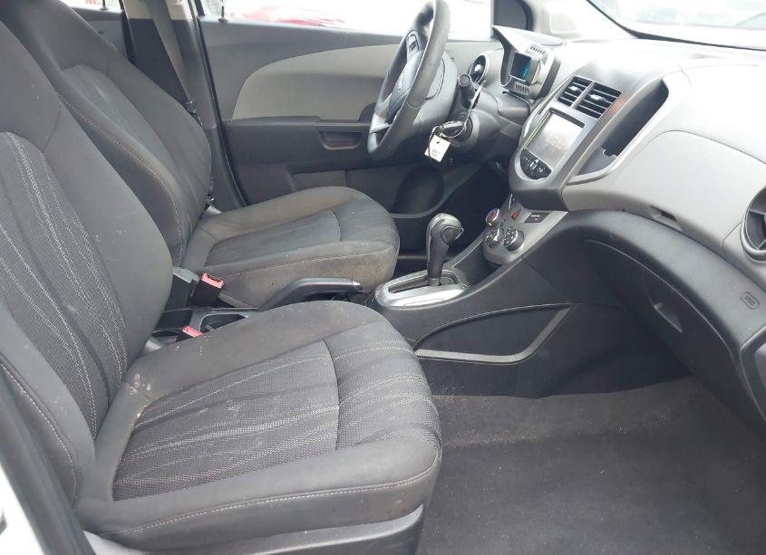 Photo 5 of 2016 Chevrolet Sonic LT AUTO (VIN 1G1JC5SG0G4152018)