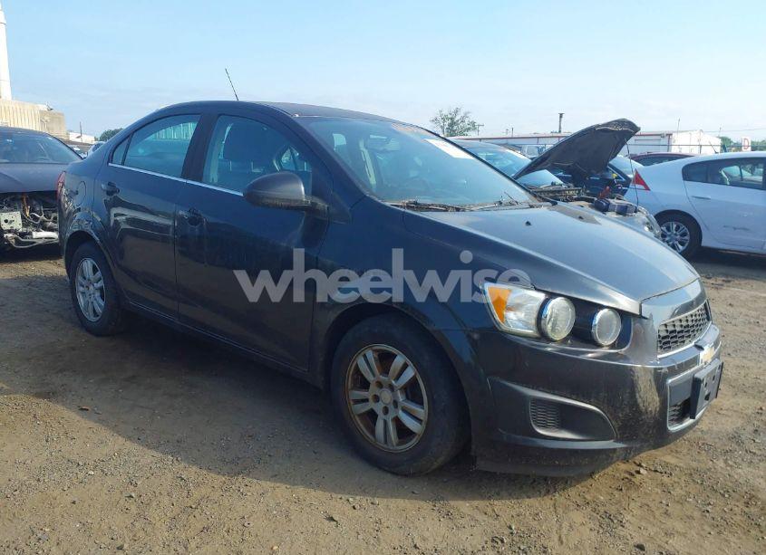 2015 Chevrolet Sonic LT AUTO (VIN 1G1JC5SG1F4109967) main photo