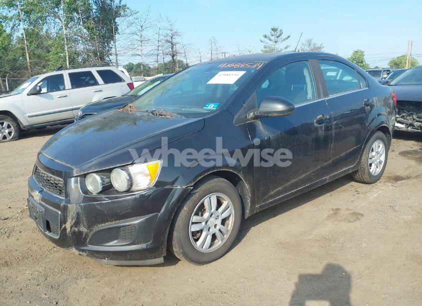 Photo 2 of 2015 Chevrolet Sonic LT AUTO (VIN 1G1JC5SG1F4109967)