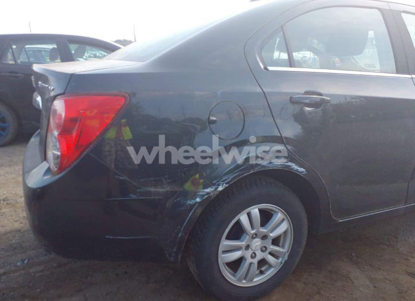 Photo 6 of 2015 Chevrolet Sonic LT AUTO (VIN 1G1JC5SG1F4109967)