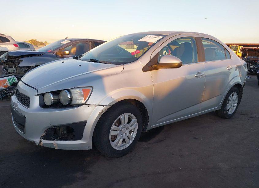 Photo 2 of 2016 Chevrolet Sonic LT AUTO (VIN 1G1JC5SG1G4149564)