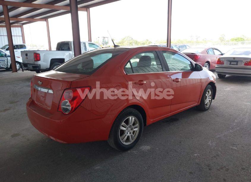 Photo 4 of 2013 Chevrolet Sonic LT AUTO (VIN 1G1JC5SG2D4180060)