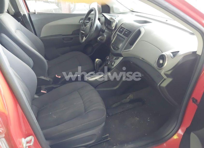 Photo 5 of 2013 Chevrolet Sonic LT AUTO (VIN 1G1JC5SG2D4180060)