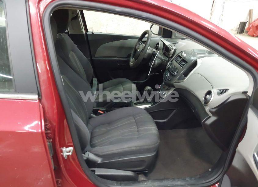 Photo 5 of 2013 Chevrolet Sonic LT AUTO (VIN 1G1JC5SG2D4238409)