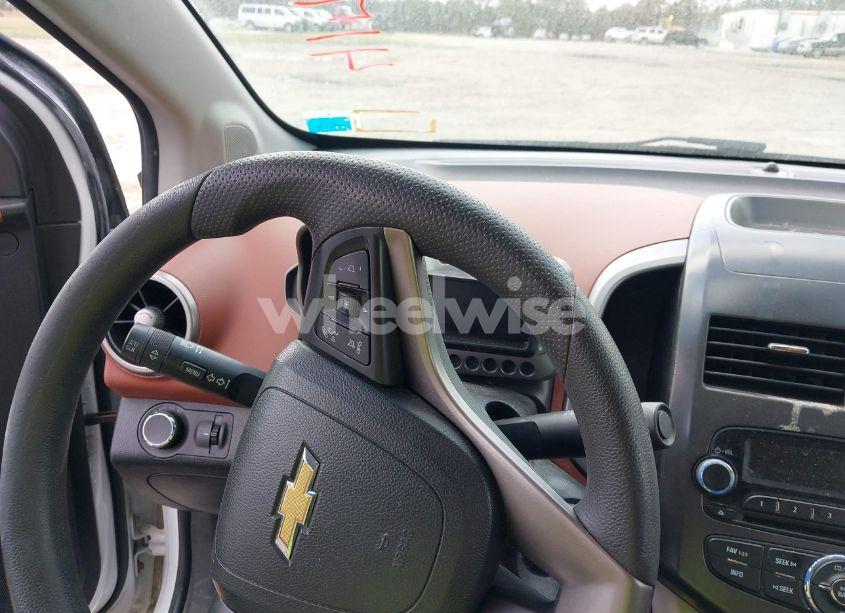 Photo 7 of 2013 Chevrolet Sonic LT AUTO (VIN 1G1JC5SG2D4242945)