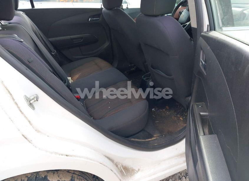 Photo 8 of 2013 Chevrolet Sonic LT AUTO (VIN 1G1JC5SG2D4242945)