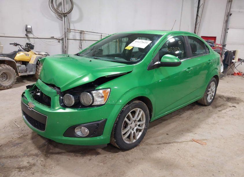Photo 2 of 2015 Chevrolet Sonic LT AUTO (VIN 1G1JC5SG2F4125515)