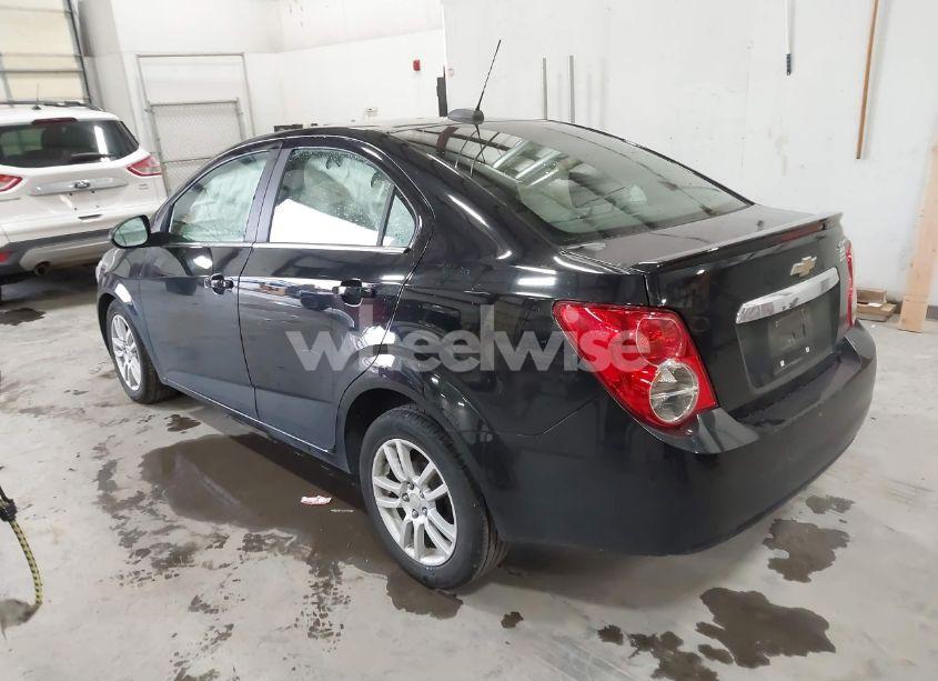 Photo 3 of 2016 Chevrolet Sonic LT AUTO (VIN 1G1JC5SG2G4131025)