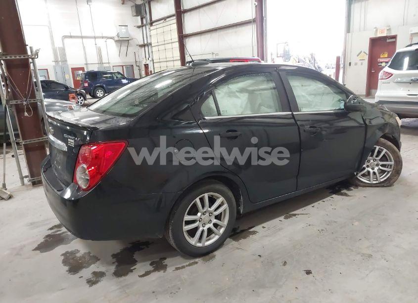 Photo 4 of 2016 Chevrolet Sonic LT AUTO (VIN 1G1JC5SG2G4131025)