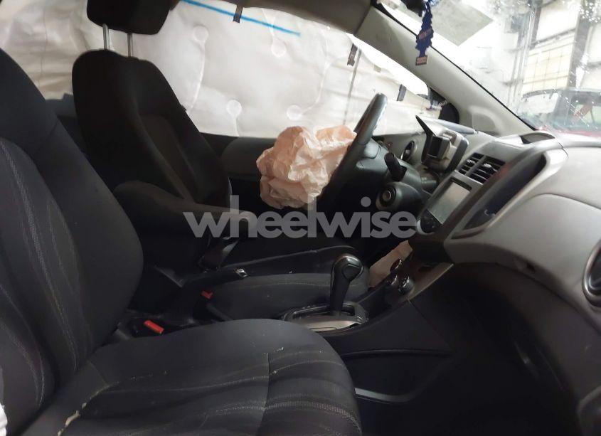 Photo 5 of 2016 Chevrolet Sonic LT AUTO (VIN 1G1JC5SG2G4131025)