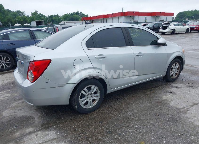 Photo 4 of 2014 Chevrolet Sonic LT AUTO (VIN 1G1JC5SG3E4103571)