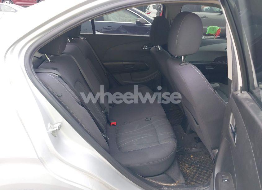 Photo 8 of 2014 Chevrolet Sonic LT AUTO (VIN 1G1JC5SG3E4103571)