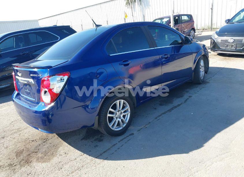 Photo 4 of 2013 Chevrolet Sonic LT AUTO (VIN 1G1JC5SG4D4176821)