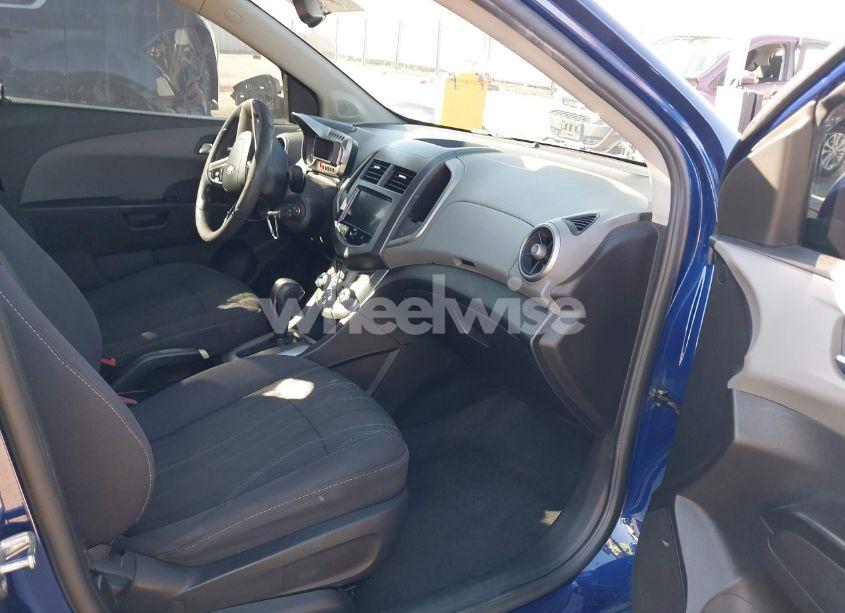 Photo 5 of 2013 Chevrolet Sonic LT AUTO (VIN 1G1JC5SG4D4176821)