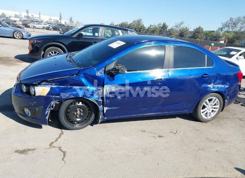 Photo 6 of 2013 Chevrolet Sonic LT AUTO (VIN 1G1JC5SG4D4176821)