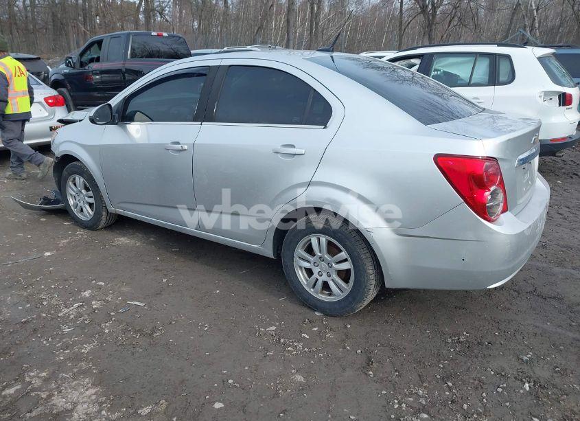 Photo 3 of 2014 Chevrolet Sonic LT AUTO (VIN 1G1JC5SG4E4103689)