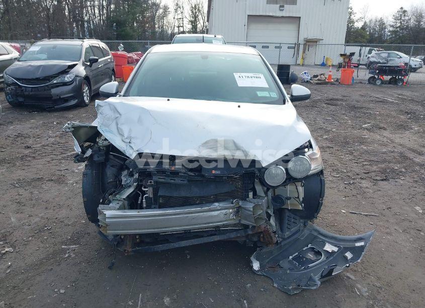 Photo 6 of 2014 Chevrolet Sonic LT AUTO (VIN 1G1JC5SG4E4103689)