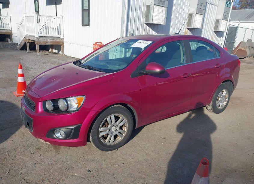 Photo 2 of 2014 Chevrolet Sonic LT AUTO (VIN 1G1JC5SG4E4126499)