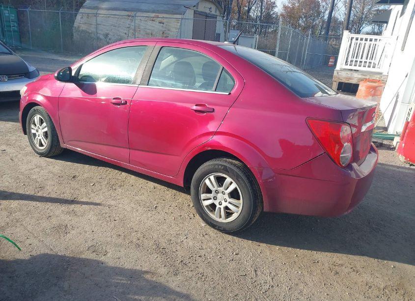 Photo 3 of 2014 Chevrolet Sonic LT AUTO (VIN 1G1JC5SG4E4126499)