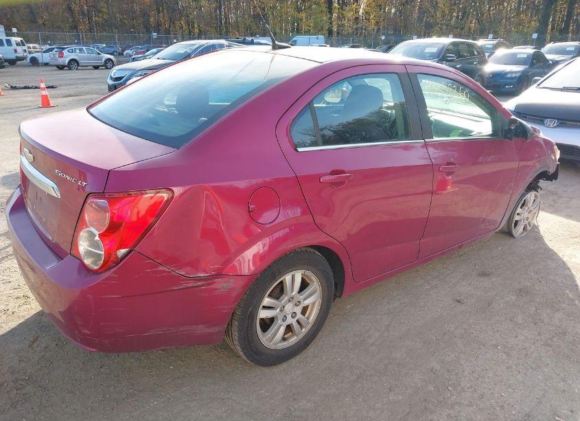 Photo 4 of 2014 Chevrolet Sonic LT AUTO (VIN 1G1JC5SG4E4126499)