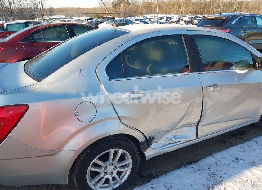 Photo 6 of 2016 Chevrolet Sonic LT AUTO (VIN 1G1JC5SG4G4130359)