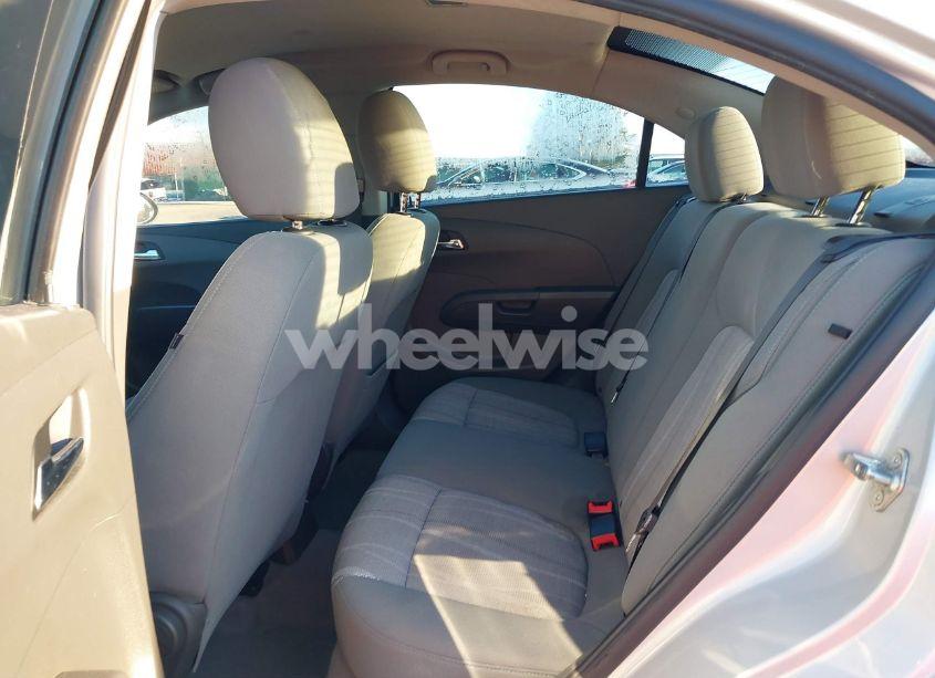 Photo 8 of 2016 Chevrolet Sonic LT AUTO (VIN 1G1JC5SG4G4130359)